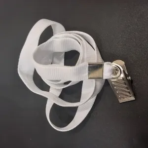 Cordo Liso com clips modelo jacar para crach - BRANCO